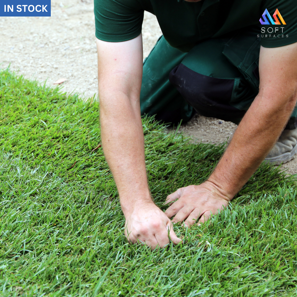 Installation of Turf-man power technicians / glue / joining tape/ sbr ...